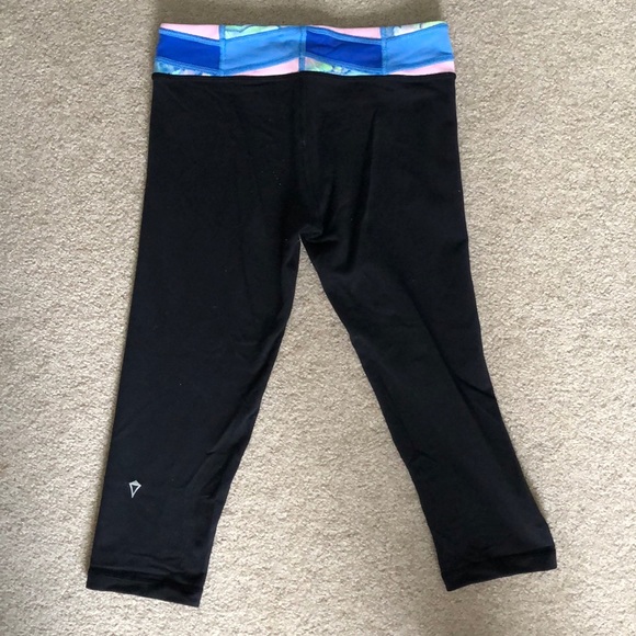 Ivivva capri leggings with pattern - Picture 4 of 4